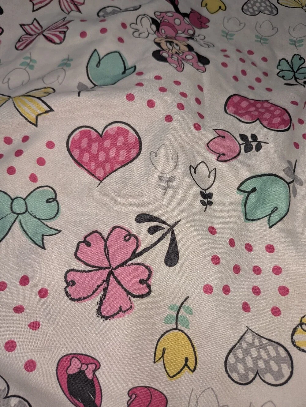 Disney Minnie Mouse Pink Hearts, Bows, and Flowers Fitted Crib/Toddler Sheet